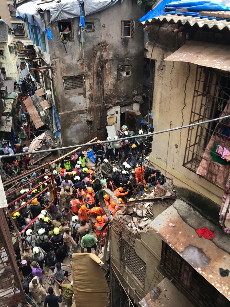 Mumbai Building Collapse Dongri Chaos, Confusion and Crowd Affects Rescue Mission