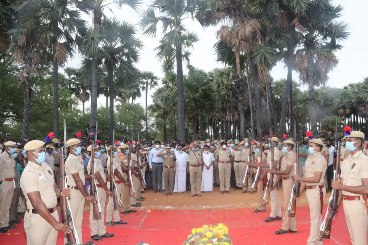 Policeman Subramanian who died a heroic death, was cremated with 30 bullets