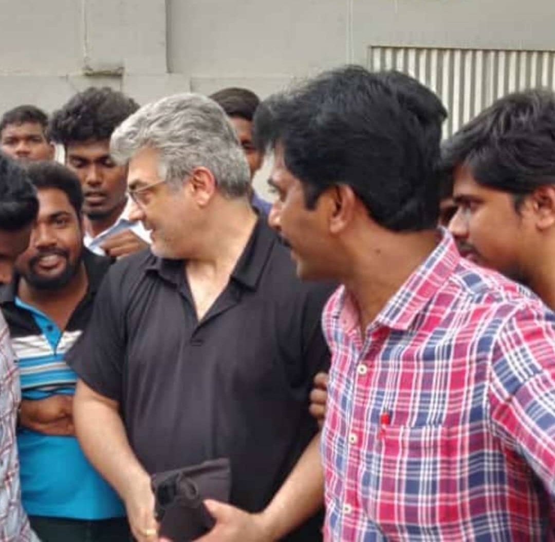 Thala Ajith Kumar First Selfie with his Fans Photo Gone Viral