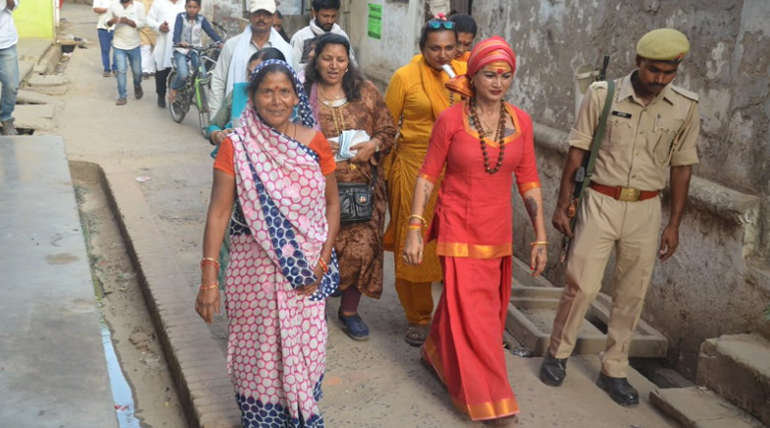 AAP Transgender Candidate Valmiki Bhawani Campaign in Prayagraj 