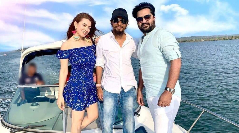 Simbu with Hansika at Maha Shooting Spot