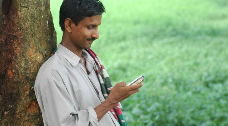 Farmers Smartphone Scheme Digital India More Than 30 Thousand Farmers