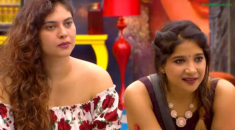 Bigg Boss Contestants Sherin and Sakshi