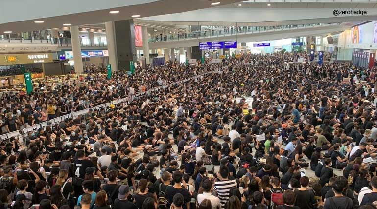350000 Canadians in Hong Kong in Trouble Due to the Violent Protests