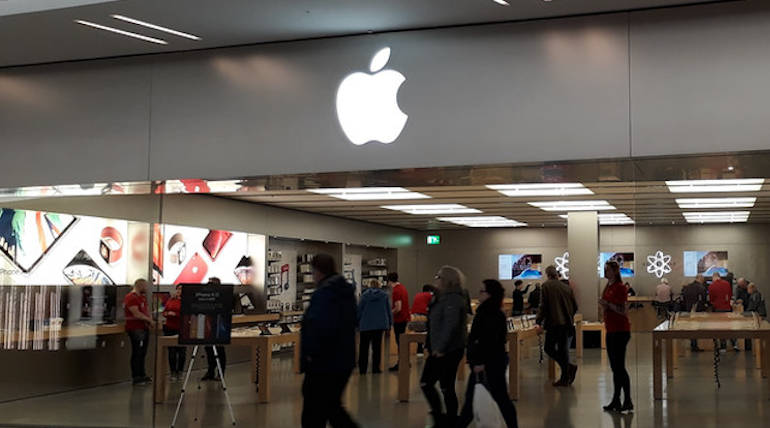 An Apple Store Employee - stole intimate photos from Customer iPhone