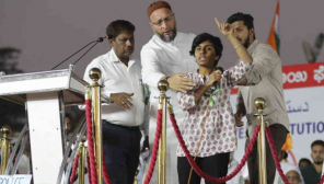 Asaduddin Owaisi Tries to Stop the Woman Shouting Pro-Pakistan Slogan in Bangalore