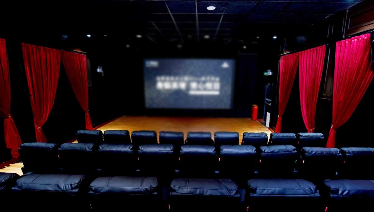China Reopens 500 Theaters after Two Months of CoVid-19 Lockdown