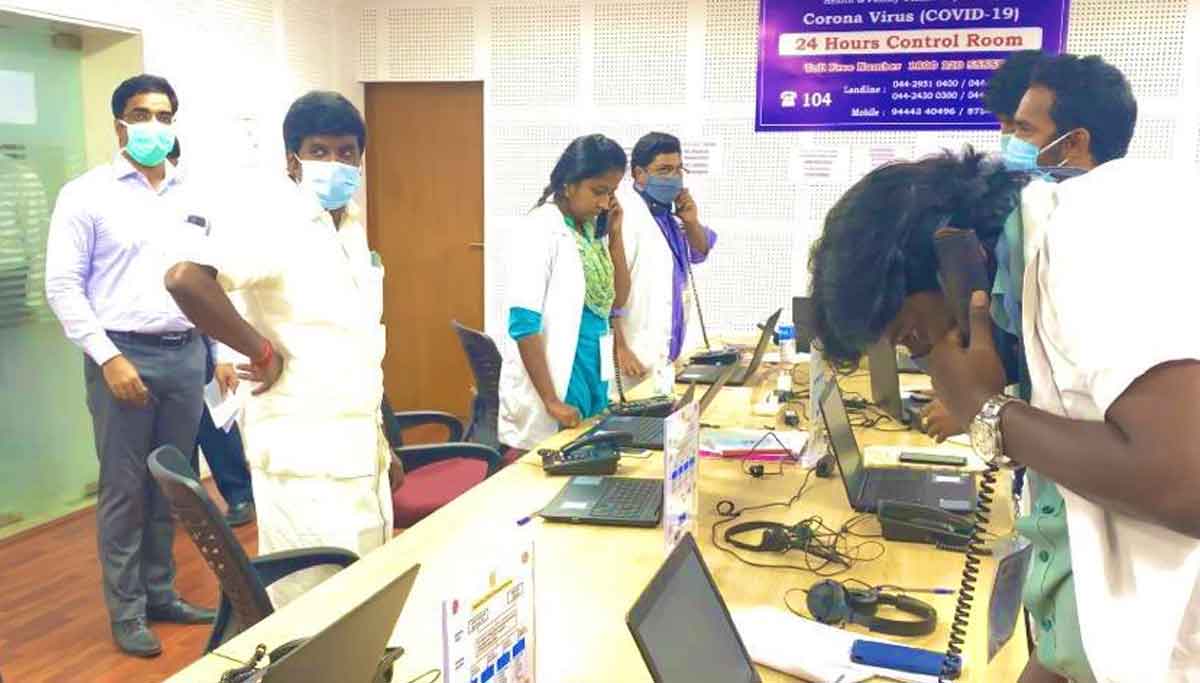 Minister Vijaya Basker Visited Covid ControlRoom at 8 am to meet the doctors