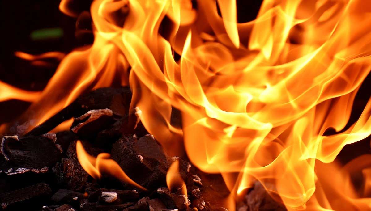 Trichy 14 year old girl burnt dead - Know all details