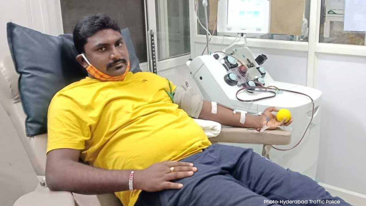 Corona Conqueror Sri. M Vinay Kumar, Officer of Tr. PS Panjagutta,  @insptr_pgt  donated Plasma to save the life of an Emergency Patient.  Photo: Hyderabad Traffic Police, India.