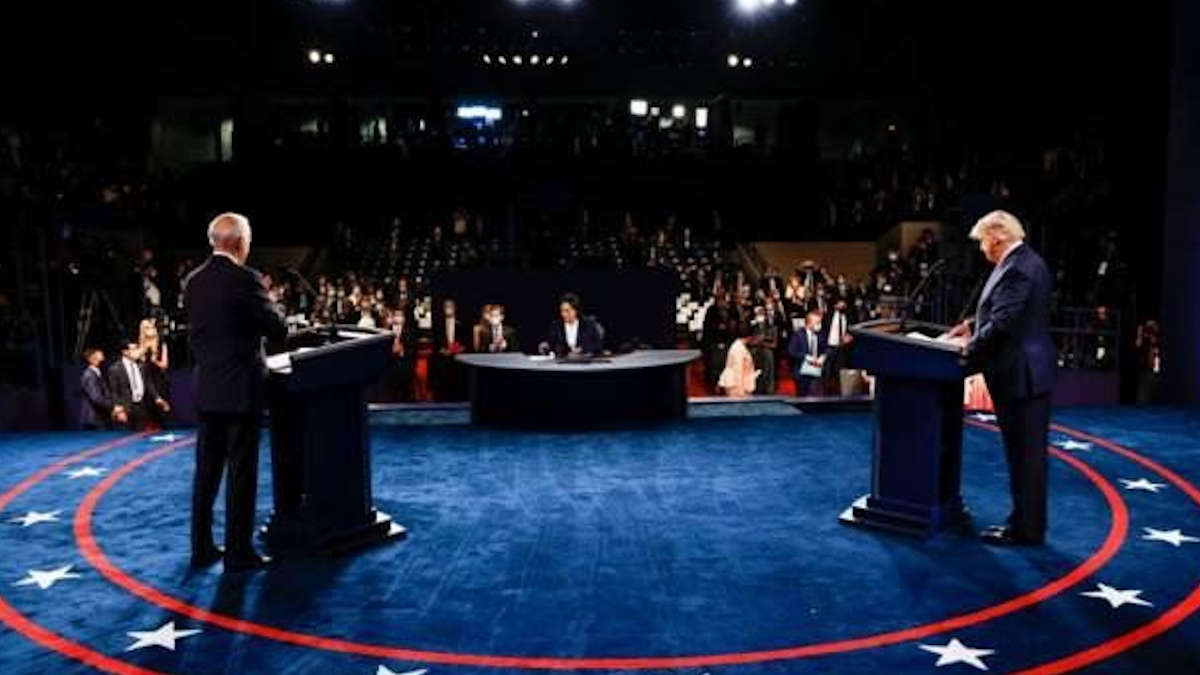 Donad Trump and Joe Biden in debate stage.