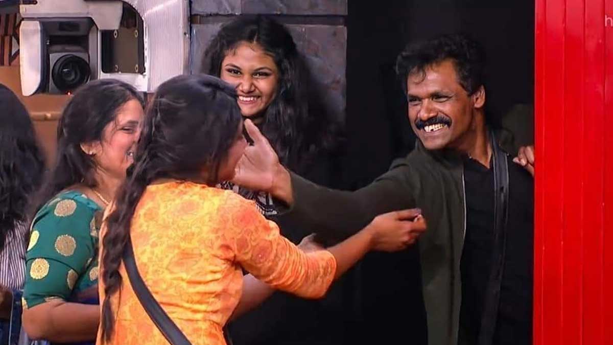 Bigg Boss fame Losliya Father Death News