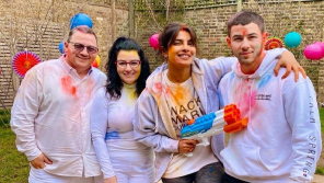 Viral Photo of Priyanka Chopra and Nick Jonas