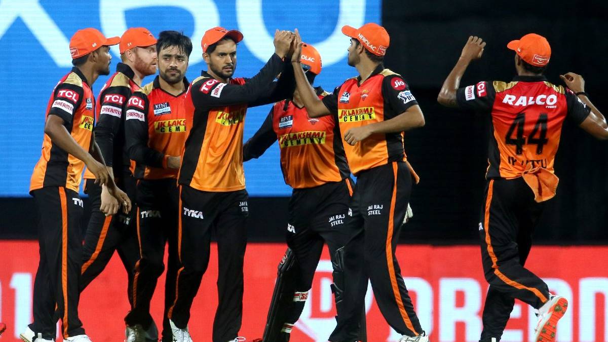 SRH Team dancing to Vaathi Coming Song is going viral on social media.