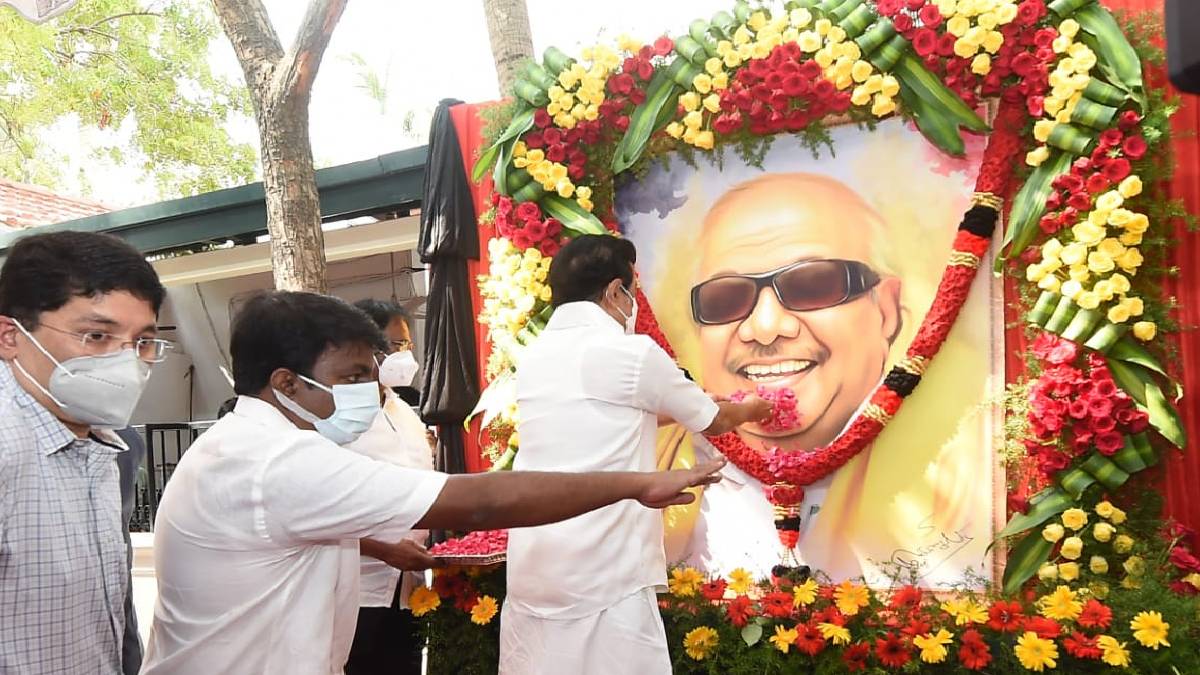 CM Stalin paid homage to Karunanidhi portrait at the Gopalapuram home where Kaunanidhi lived