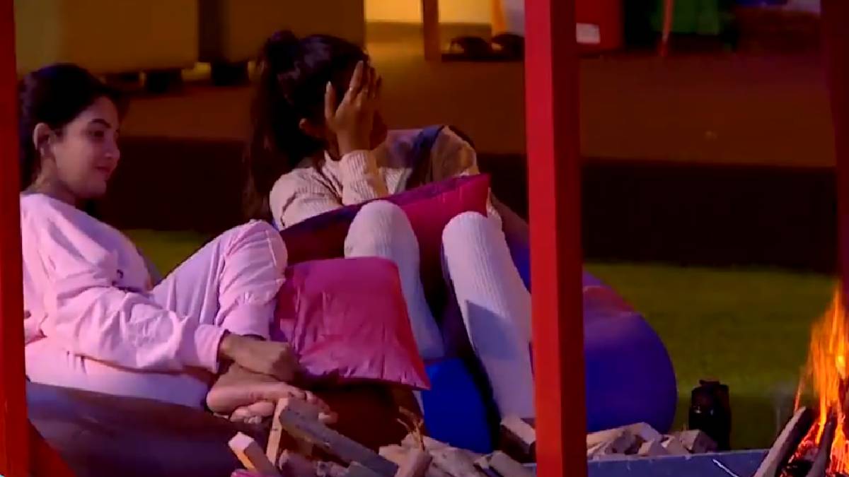 Pavni and Mathumitha in Bigg Boss Tamil 5